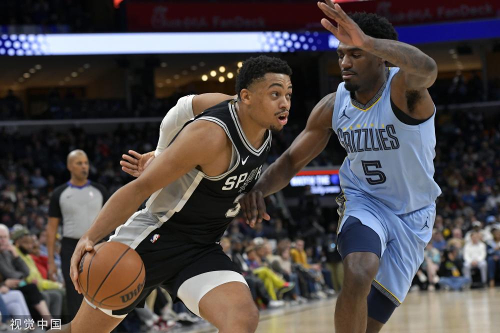 在防守上的 在防守上的