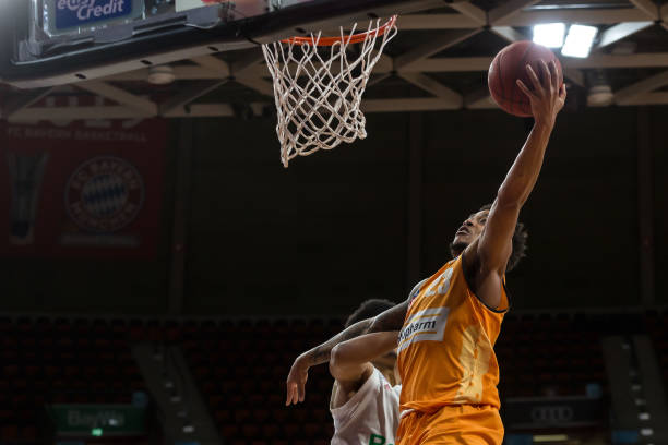 中的首次胜 中的首次胜